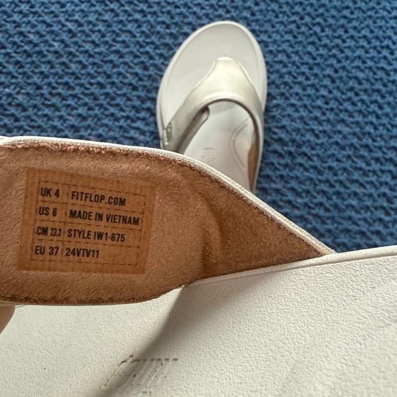 FitFlop Women's F-Mode Go Adjustable Toe-Post Sandal - Picture 7 of 11